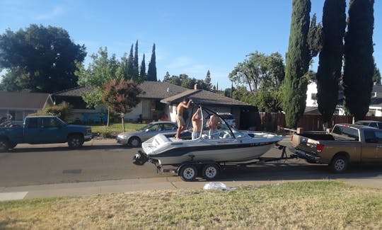 Marlin Bowrider Boat Rental at Lake Coeur d'Alene for 7 People With Captain!