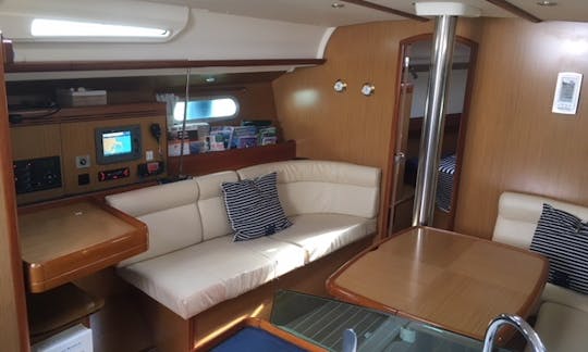 Jeanneau Sun Odyssey 42i- Alquiler de veleros en Sotogrande - España