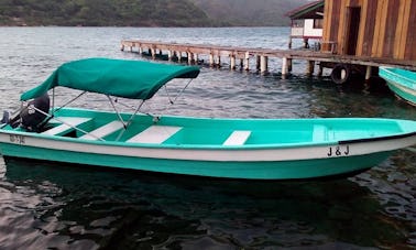 9 Seater Boat Rental in Guanaja Bay Islands