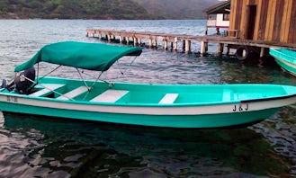 9 Seater Boat Rental in Guanaja Bay Islands