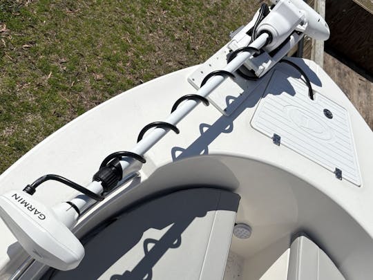 Brand New 2024 Defiance 210 Catalina center console with Spotlock trolling motor