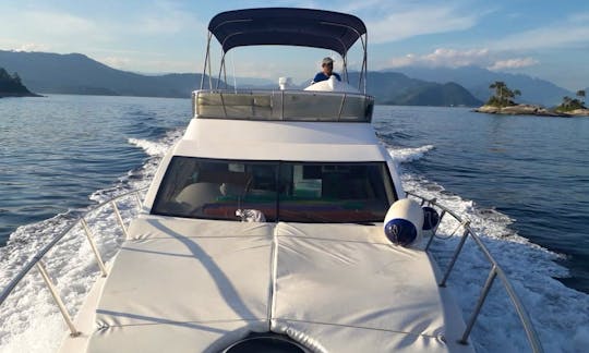Comfort for up to 16 Guests in Angra dos Reis with 48' Caprice Motor Yacht