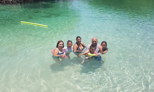 Snorkeling Trip in the Island of Roatan with Captain Lewis & Keaton