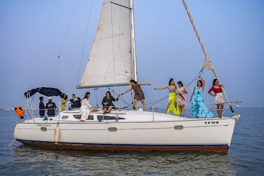 Luxury Sailing Experience in the Mumbai