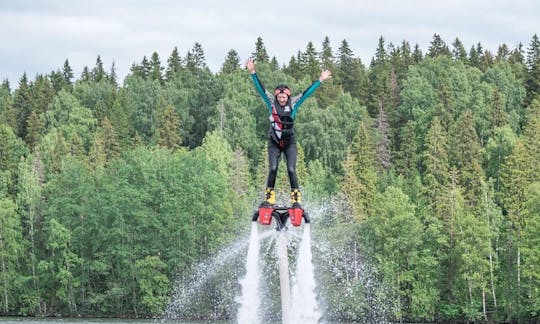 Expérience de flyboard à Hollola, en Finlande