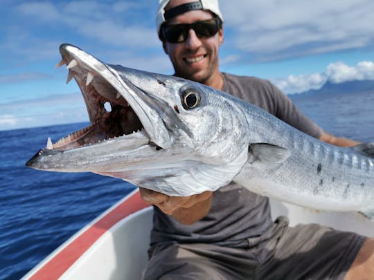 リーフへの20フィートのマリナル釣り旅行!!