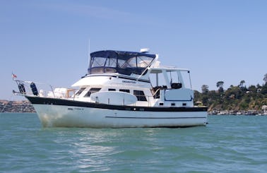 44ft Golden Island Motor Yacht Charter in Sausalito, California