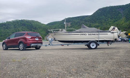 KMV Pro Series 21' Center Console for Rent in Montreal