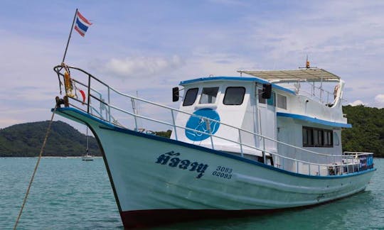Private Boat Charter for Snorkeling, Sightseeing and Scuba Diving for couples, families and groups in Tambon Rawai, Phuket
