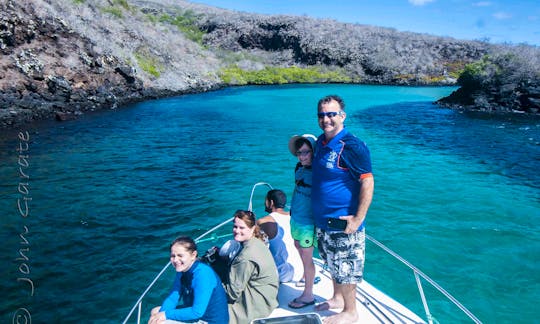 Snorkeling and Experiential Fishing in Puerto Ayora, Islas Galápagos
