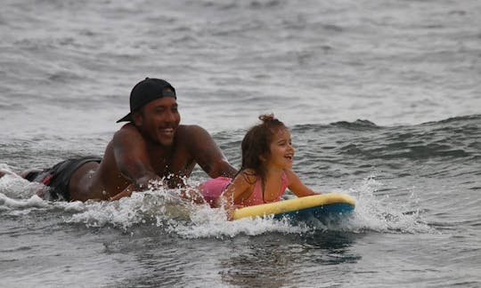 Lección de surf con un instructor talentoso y súper amable en Kecamatan Kediri, Bali