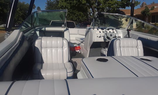 Marlin Bowrider Boat Rental at Lake Coeur d'Alene for 7 People With Captain!