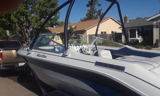 Marlin Bowrider Boat Rental at Lake Coeur d'Alene for 7 People With Captain!