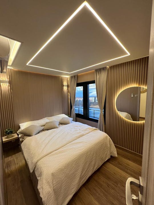 Luxury 23m Yacht Rental for all experiences in Dubai