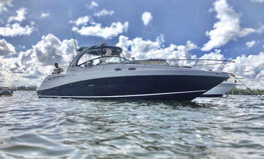 37' Sea Ray Motor Yacht in Miami, Florida