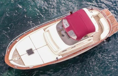 Private Boat Tour with Di luccia 9 Powerboat for 13 Person in Piano di Sorrento, Campania