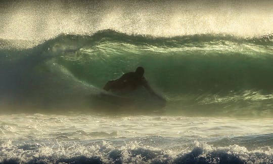 Aulas de surfe com treinadores altamente profissionais em Kecamatan Kuta Selatan, Bali