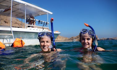 Viagem de mergulho com snorkel saindo de Muscat, Omã