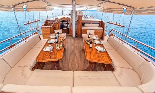 89' Sailing Gulet with Spacious Cabins for 12 People in Split, Croatia!
