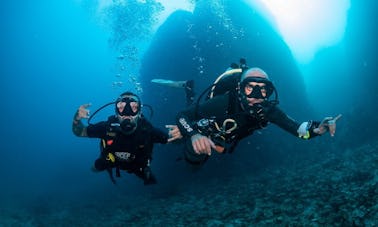 Inmersiones divertidas para buceadores certificados o cursos de buceo en Tambon Ko Tao