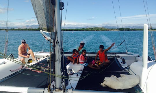 Fast Sailing 27' Catamaran for Charter in Fiji