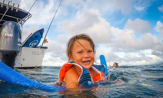 24' Center Console Boat. Island Transfers, Surfing, Snorkelling, Scenic.