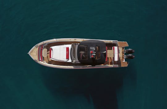 Sorrento - Passeie por um luxuoso iate a motor de 14 T-Top