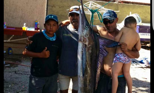 25' Fishing Boat in Loreto Baja, California Sur for 7 person!