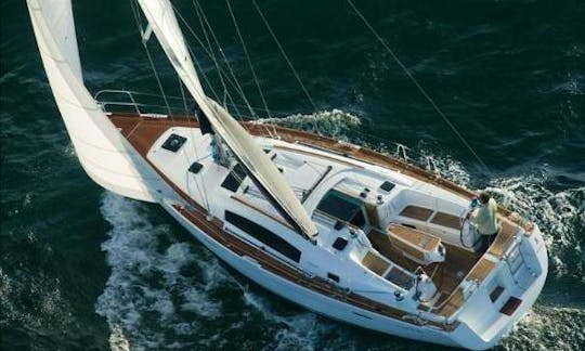 Charter the 'Life of Reilly' Beneteau 40 Cruising Monohull in Arnos Vale, St. George