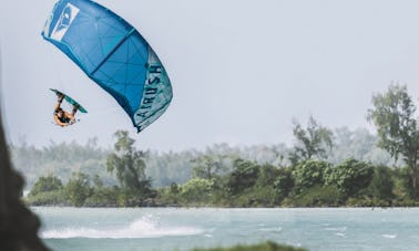 Aprenda a praticar kitesurf hoje em Malay, Western Visayas!