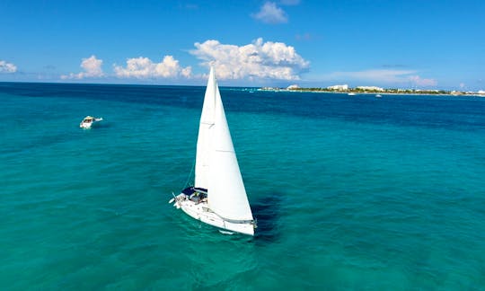Crewed Charter On 42' Jeanneau Sun Odyssey In Cancún, Quintana Roo