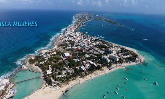 Alquile este yate a motor de 42 pies desde Isla Mujeres