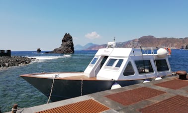 Inboard Propulsion Rental for Up to 20 People in Lipari, Italy