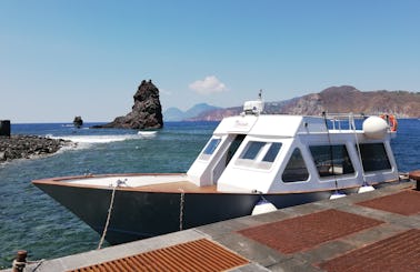 Inboard Propulsion Rental for Up to 20 People in Lipari, Italy