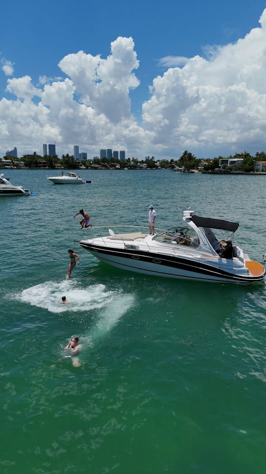 35ft Four Winns 338 Vista Yacht - Miami's Newest Luxury Experience