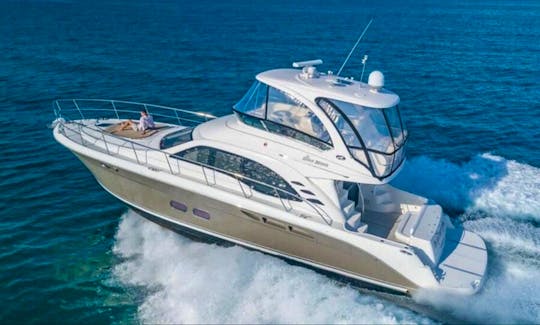 55' Sea Ray Flybridge Motor Yacht for 13 people in Miami, Florida.