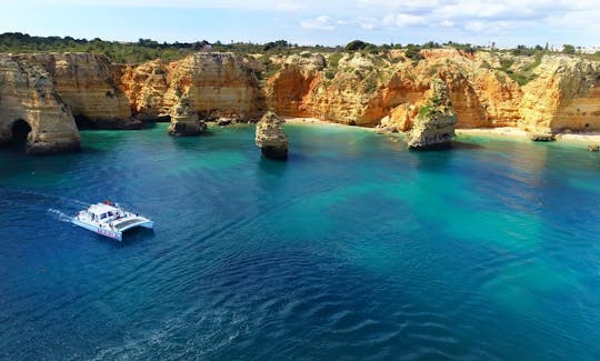 Catamaran Mara Cruise from Albufeira to Benagil