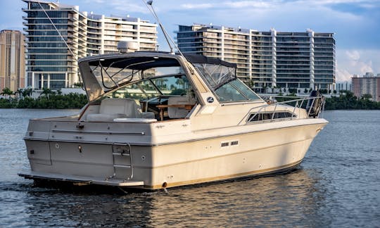 Location de yacht à moteur Sea Ray Express Cruiser de 36 pieds à North Miami Beach, en Floride