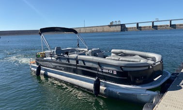 Spacious 25' Bentley Encore on Lake Travis!