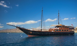 Luxurious Custom Sailing Yacht Charter in Indonesia Archipelago