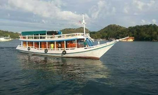 Passeios de barco com snorkel na Ilha de Komodo com Marsy!