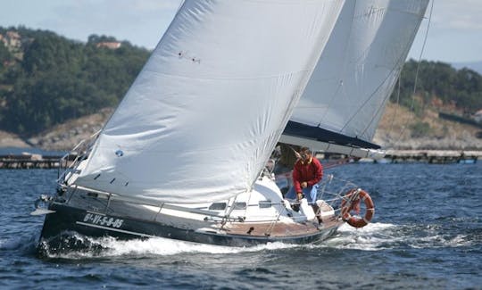 37ft Elan Performance Cruising Monohull Rental in Vigo, Galicia