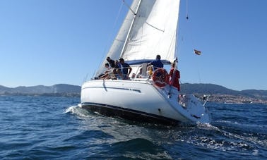 2003 Bavaria 38 Cruiser Sailing Yacht Rental in Vigo, Galicia