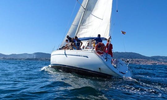 2003 Bavaria 38 Cruiser Sailing Yacht Rental in Vigo, Galicia