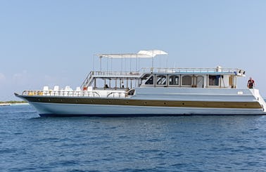 Discover Maldives on 90ft