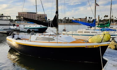 Sailing 22' Columbia for up to 6 people in Marina del Rey
