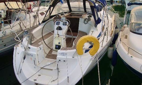 "S/Y Athina" Bavaria 32 Cruiser Cruising Monohull Rental in Alimos, Greece