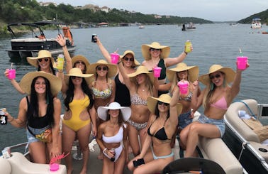 Party Tri-toon for up to 12 People on Lake Travis