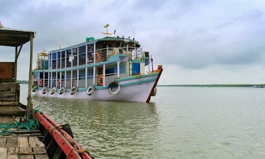Amazing Houseboat in West Bengal (AIR CONDITIONED)