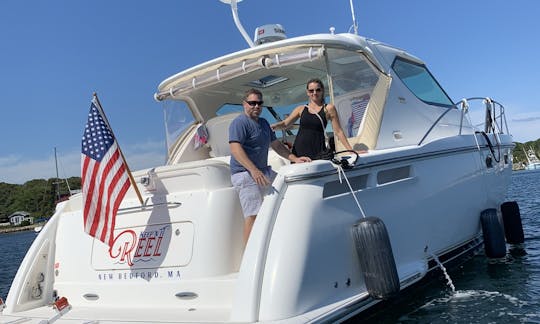 Come onboard the 45ft Tiara Sovran Motor Yacht Charter Keep'N It Reel